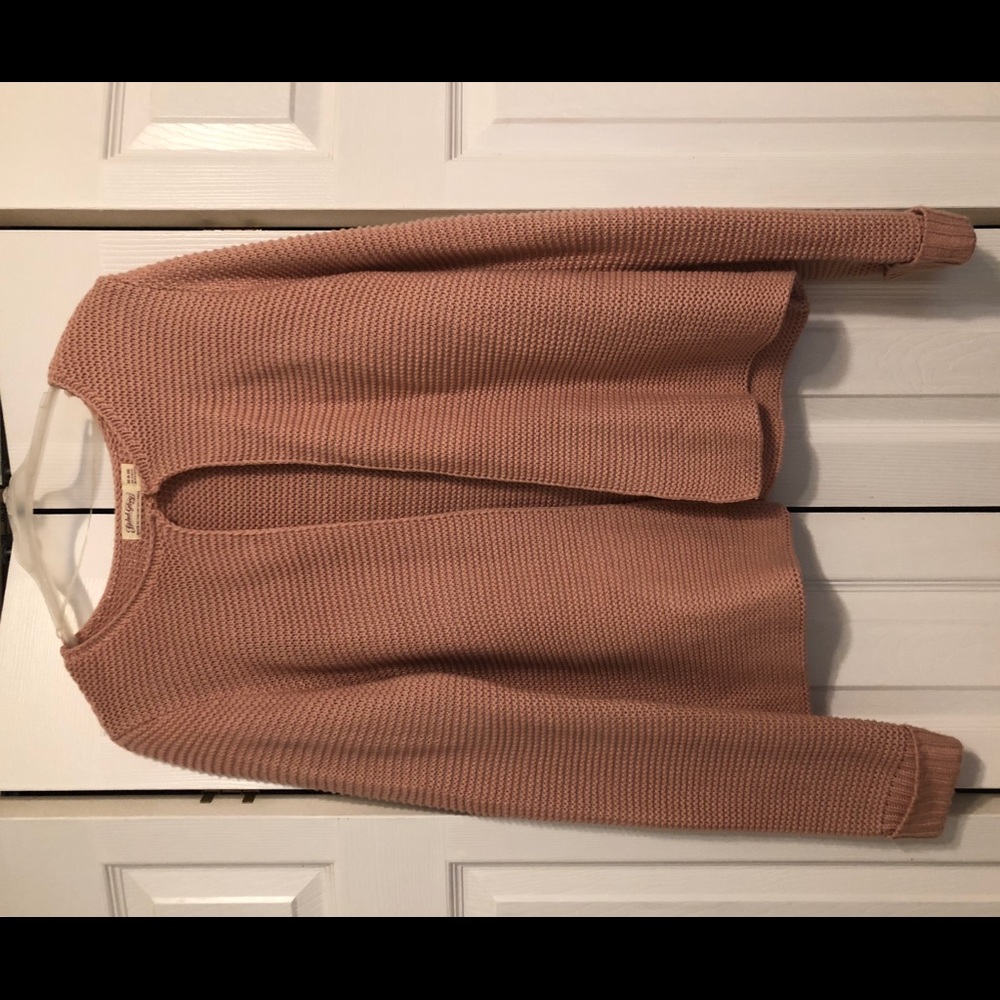 Medium size cardigan.